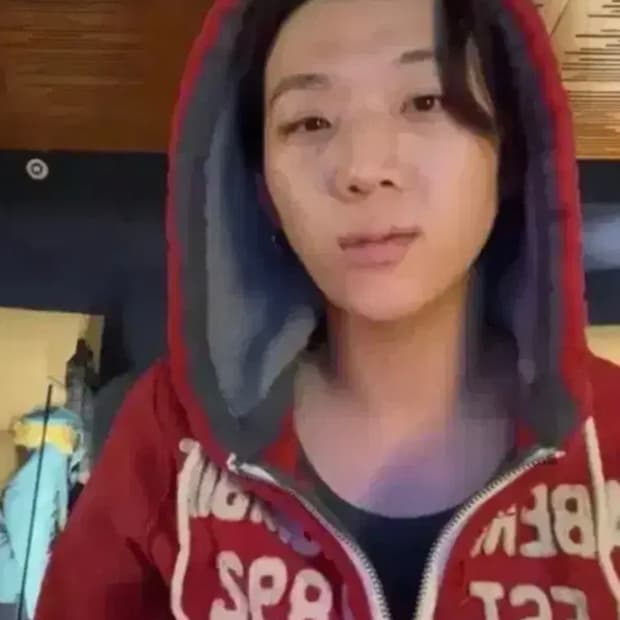 양홍원 아베 후드집업 레드 머슬