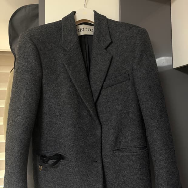 렉토 버진 울 싱글 자켓 판매합니다