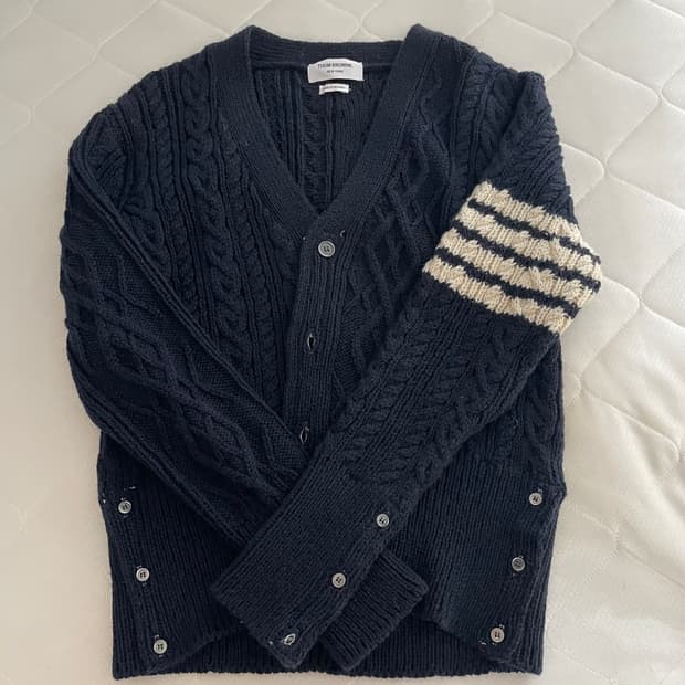 톰브라운 케이블가디건 블랙 급매