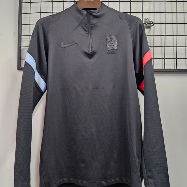 105XL 나이키 코리아 스트라이크 드릴탑.