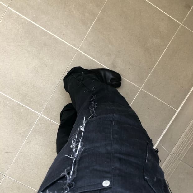 마르지엘라 컷팅 디스 블랙진 데님