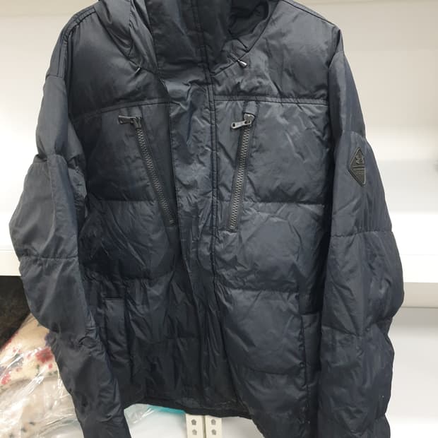 언더아머 정품 오리털패딩 사이즈 110사이즈 팝니다