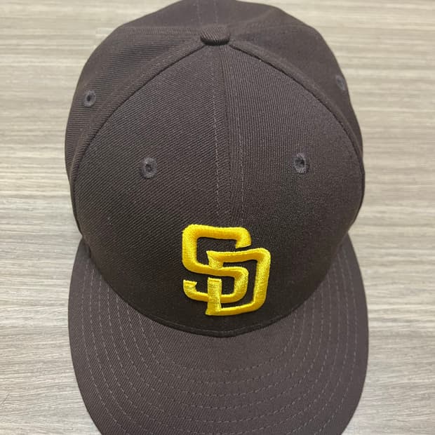 뉴에라스냅백판매합니다 7 3/8입니다