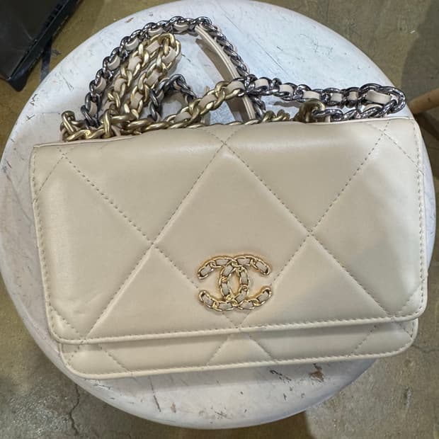 샤넬 19백 베이지