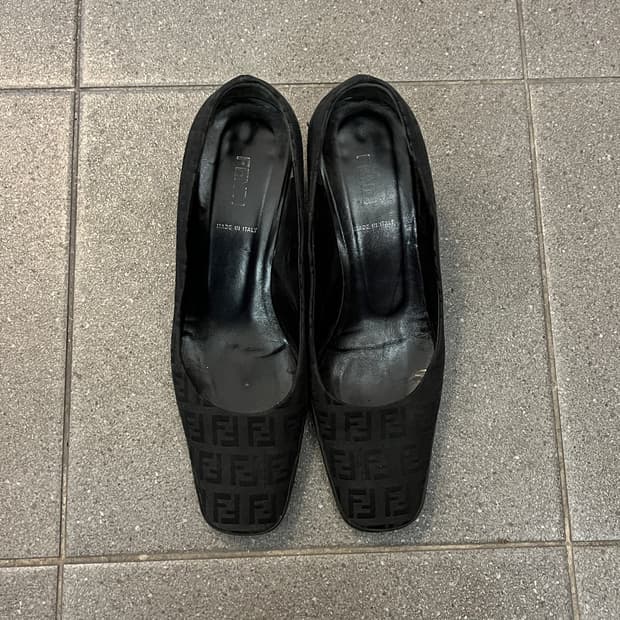 펜디 주카 펌프스 힐 