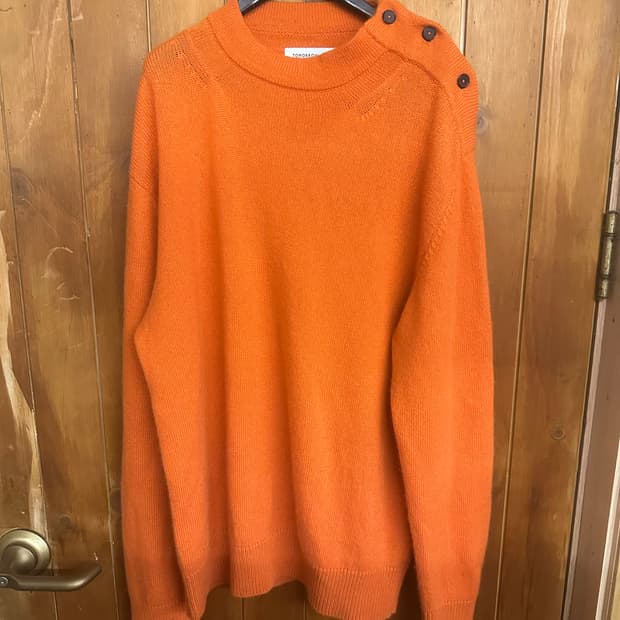 Tomorrowland 넥라인 버튼 니트