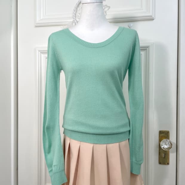 mint slim line knit top(size-M)