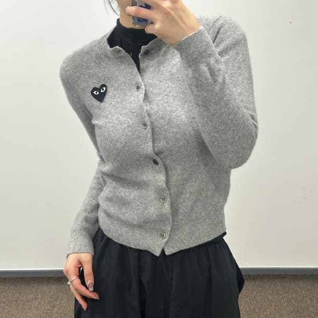 Comme des garcons 꼼데가르송 블랙 와펜 그레이 가디건  