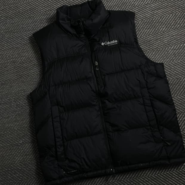 컬럼비아 USA 투웨이 구스다운 베스트 블랙y 4390