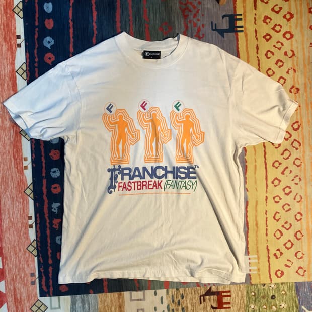 FRANCHiSE 그래픽 반팔