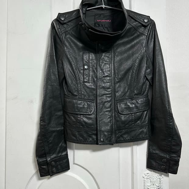 비비유 하이넥 레더 자켓