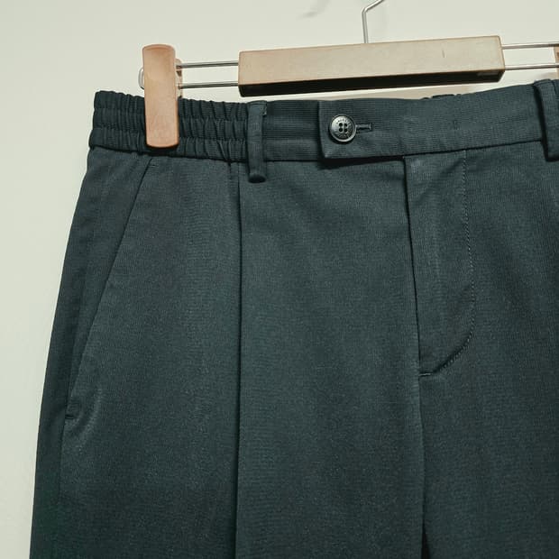 라코스테 레귤러핏 허리밴딩 핀턱 바지32