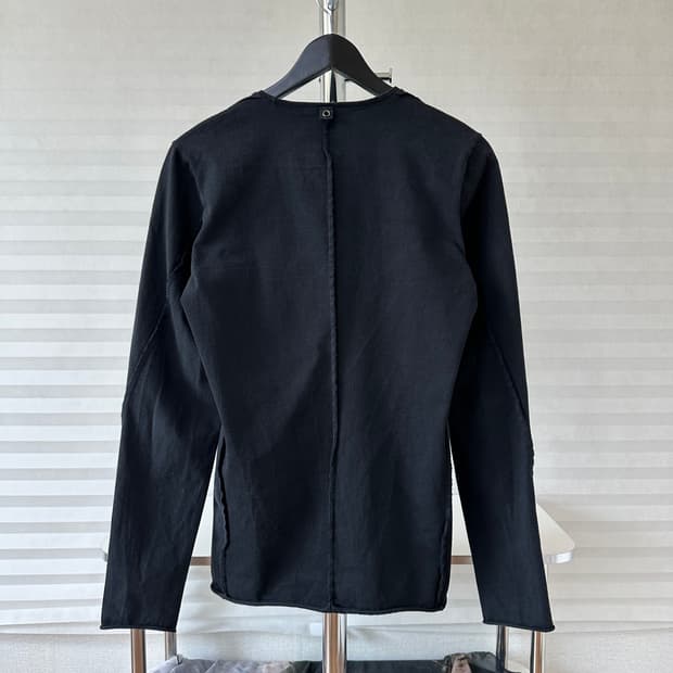 wjk Cut-off Curved Seam Long Sleeve