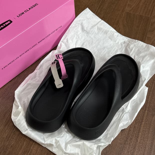 토앤토 x 로우클래식 쪼리 플립플랍 블랙 240 / 37