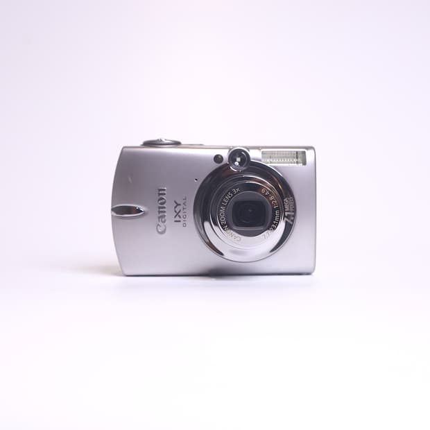 캐논 익시 디지털 700 실버 (액정 열화,  이체 시 2만원 할인)