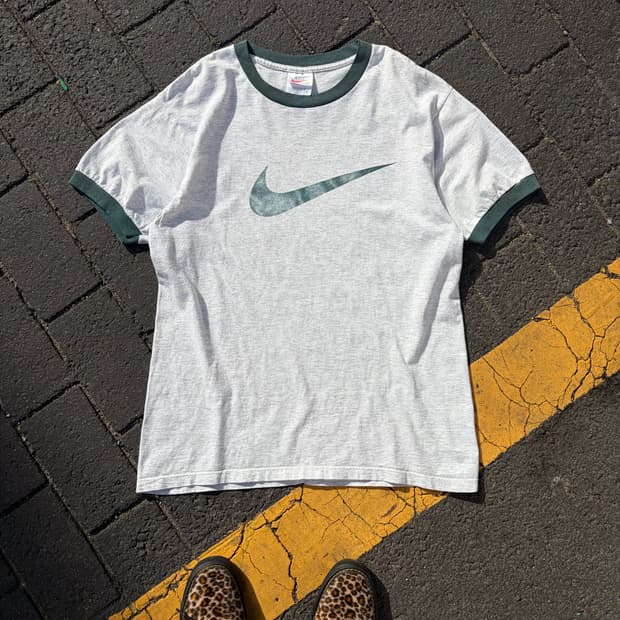 90’s Nike big swoosh logo faded T-shirt