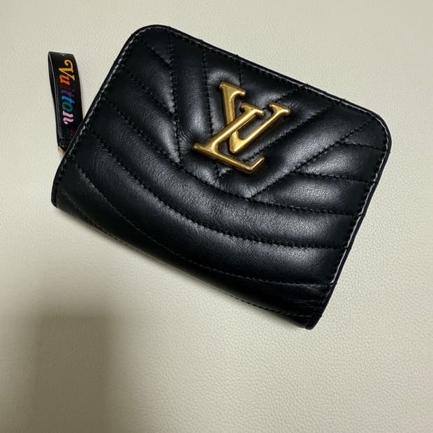 루이비통 뉴웨이브 지퍼 반지갑 정품