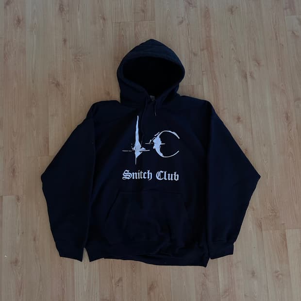 SNITCH CLUB 후드 (SIK-K LALALA MV 소품)