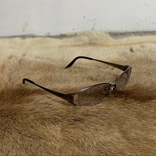 캐서린 햄넷 런던 아카이브 메탈 프레임 안경