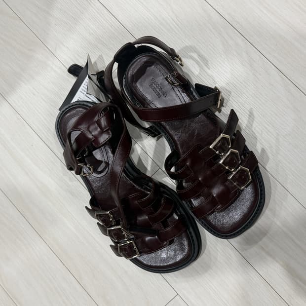 슈콤마보니 샌달 36사이즈 (230)