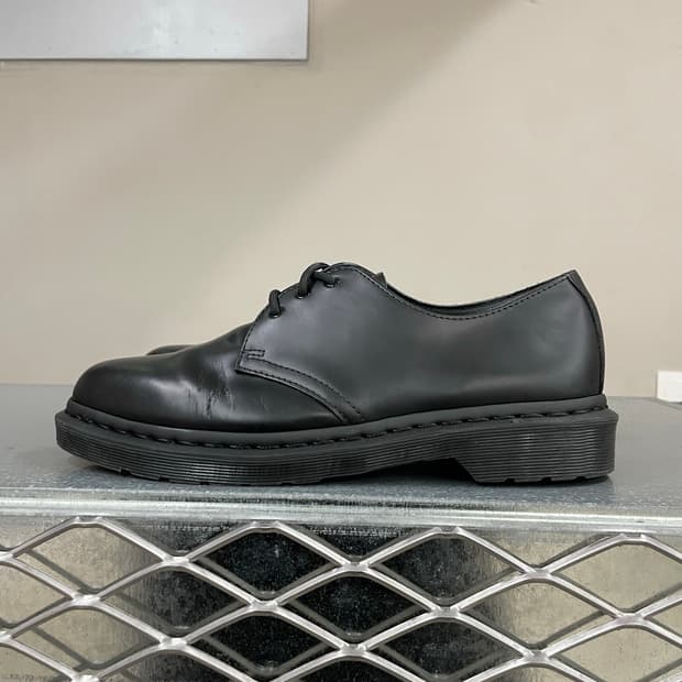 닥터마틴 1461 3홀 모노 블랙 uk8