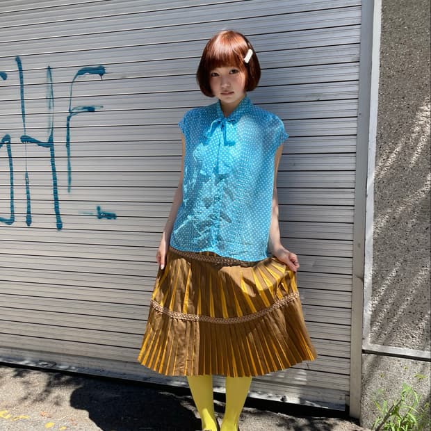 dot blouse