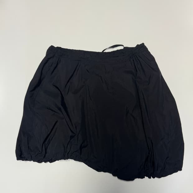 여성 더오픈프로덕트 사이드 스트링 나일론 스커트 2 블랙