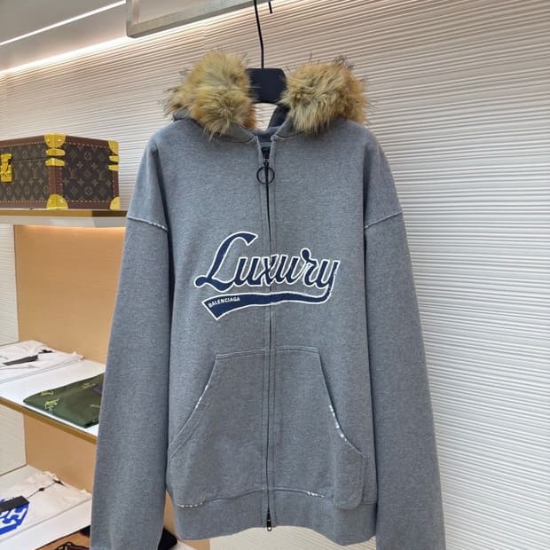 발렌시아가 후드집업