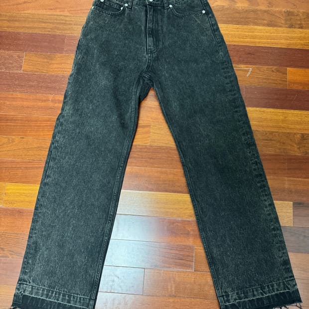 STRAIGHT-LEG DENIM JEANS_ BURNT BROWN