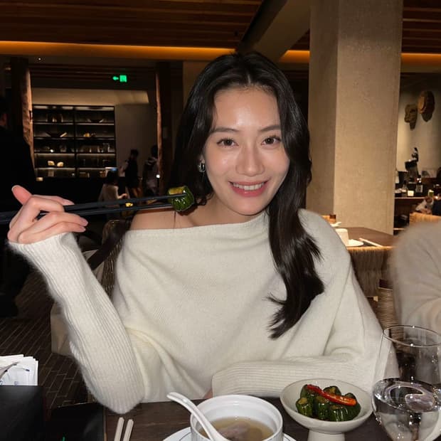 아이보리 오버핏 니트