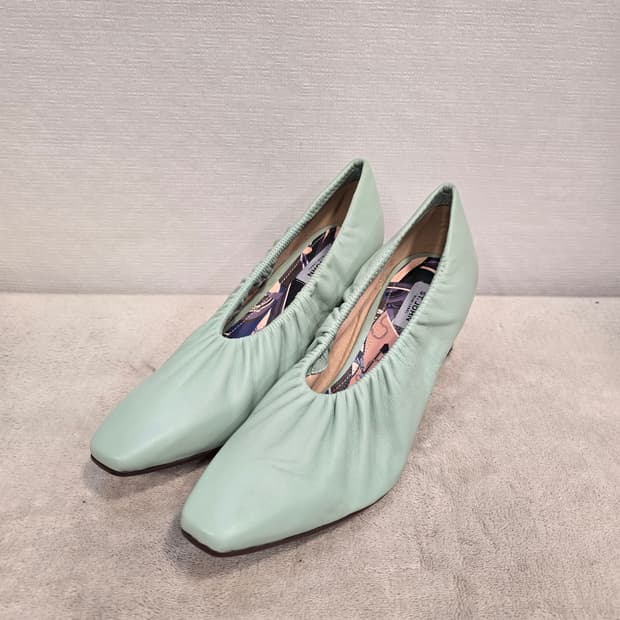 새상품) 세인트죤 ST. JOHN 여성 펌프스 민트 245