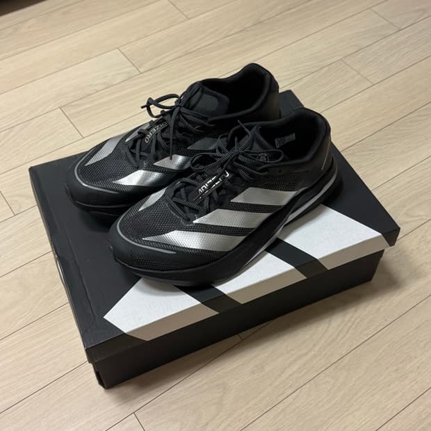 아디다스 보스턴 13 블랙 실버 280 (JQ9826)