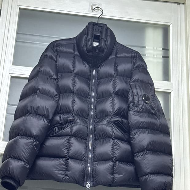 23FW 48(M)사이즈 CP컴퍼니 DD쉘 블랙 논후드