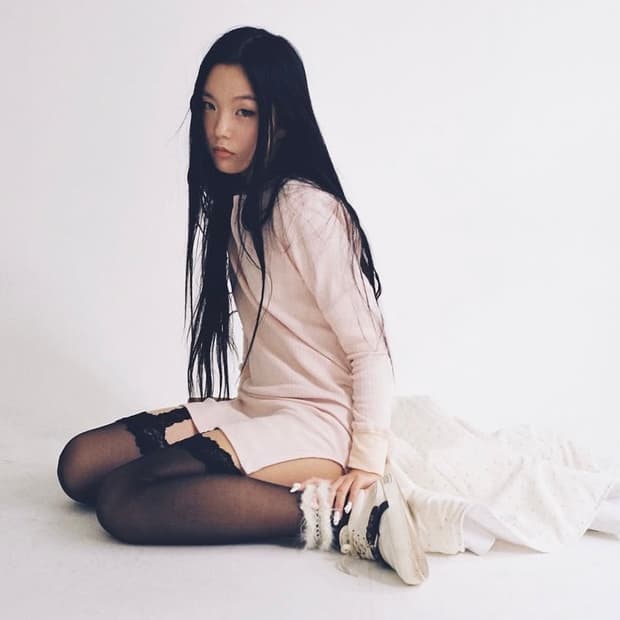 샵페어리 아일릿 허그 탑