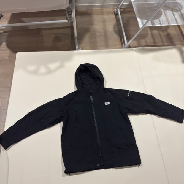 노스페이스 바람막이 m 95 블랙 팝니다 ㅎㅎ
