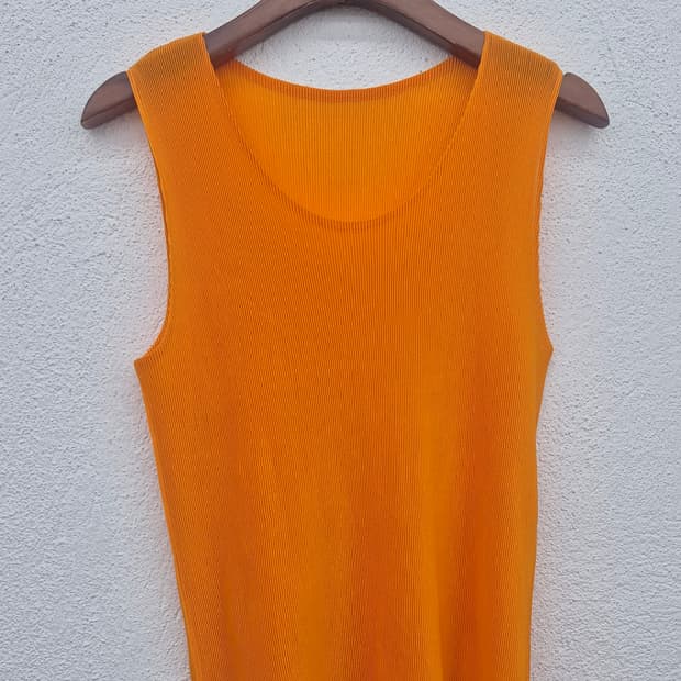 pleats please sleeveless top 