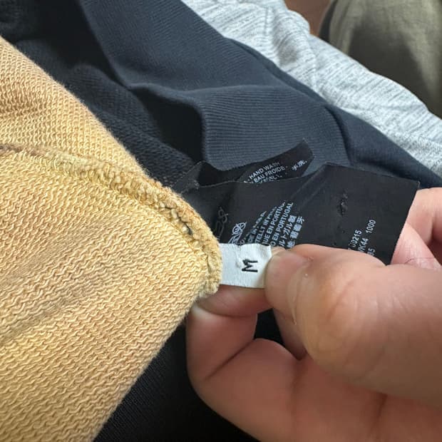 발렌시아가 블리치드 맨투맨 M