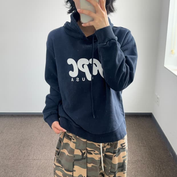 A.P.C 아페쎄 화이트 로고 네이비 후드티 