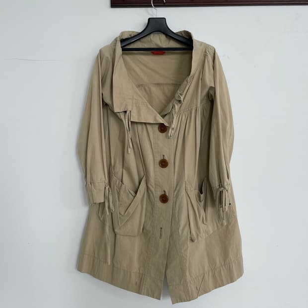 비비안웨스트우드 비대칭 베이지 면 코트