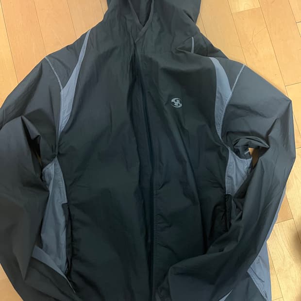 산산기어 패널드 바람막이 26ss