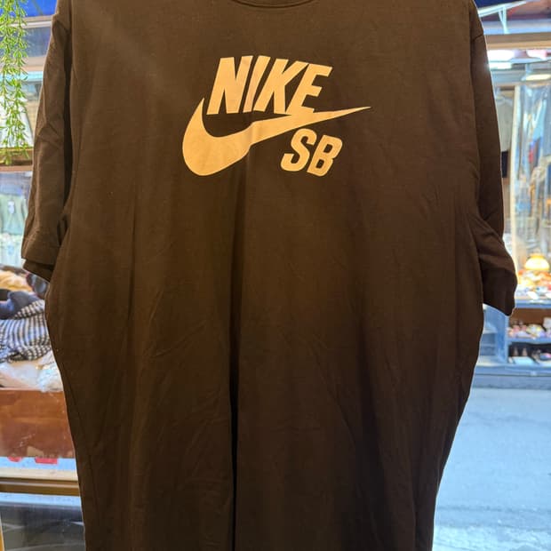 나이키 SB로고 블랙 반팔 티셔츠