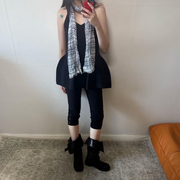 Ruched Cropped Pants