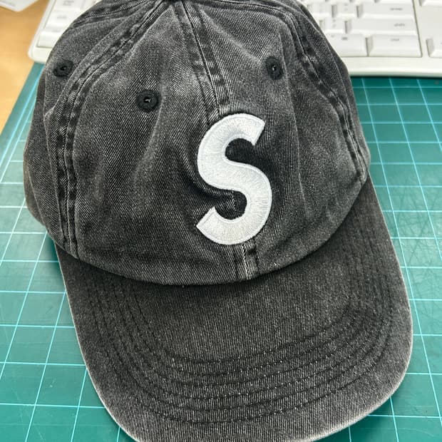 슈프림 피그먼트 s로고 볼캡