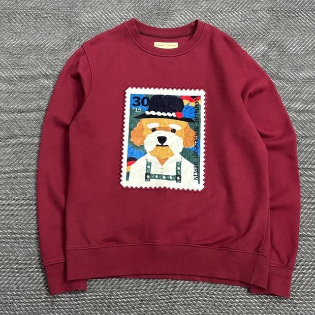 비욘드 클로젯 우표 패치 맨투맨 V0521