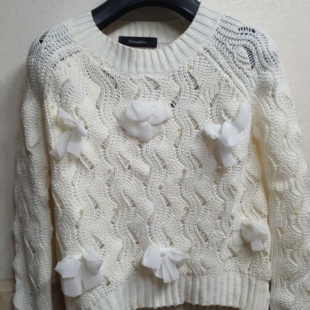 여성 화이트 진주펄 니트
