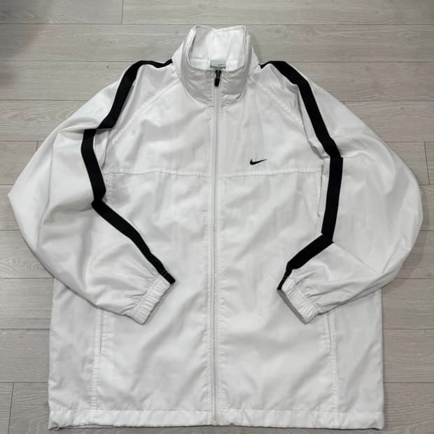 나이키 2002 사이드라인 스우시 화이트 바람막이