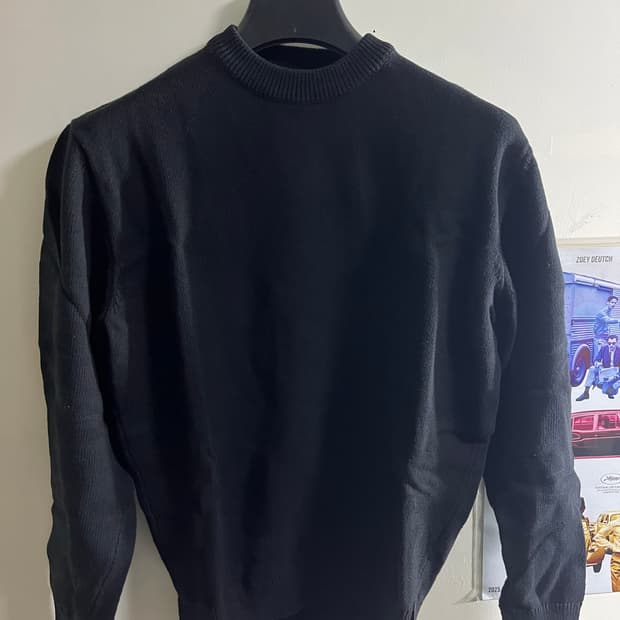 커스텀 어클락 블랙 니트