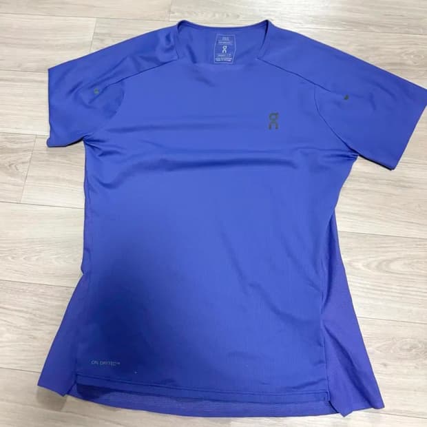 On Running 온러닝 퍼포먼스 티 퍼플 XS