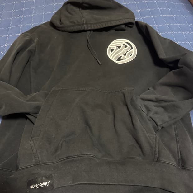 디스커버리 후드티