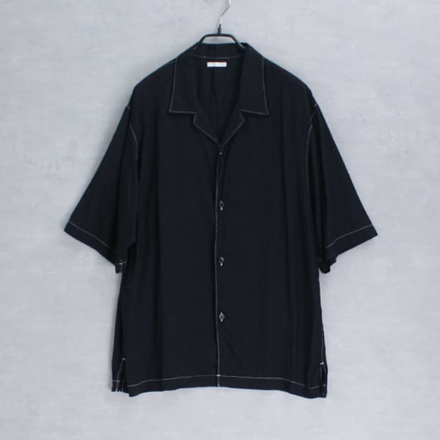 GU _ open collar shirt
